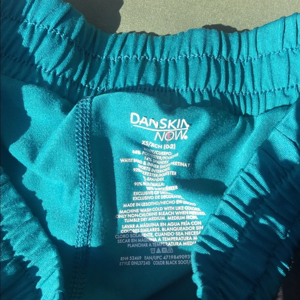 SHORTS 🐬 - Picture 6 of 7